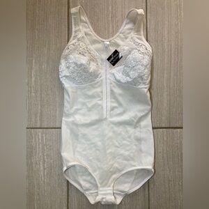 NEW Instant Shaping By Plusform Shapewear Size 40 D White Lace NWT Plus